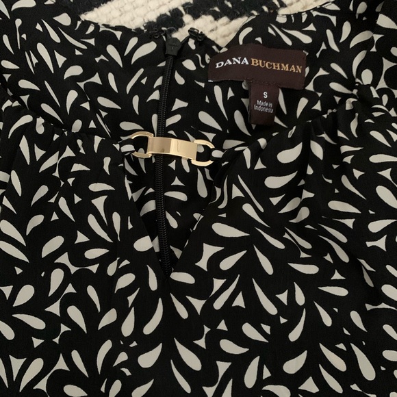 Dana Buchman Sleeveless Top - Picture 2 of 4